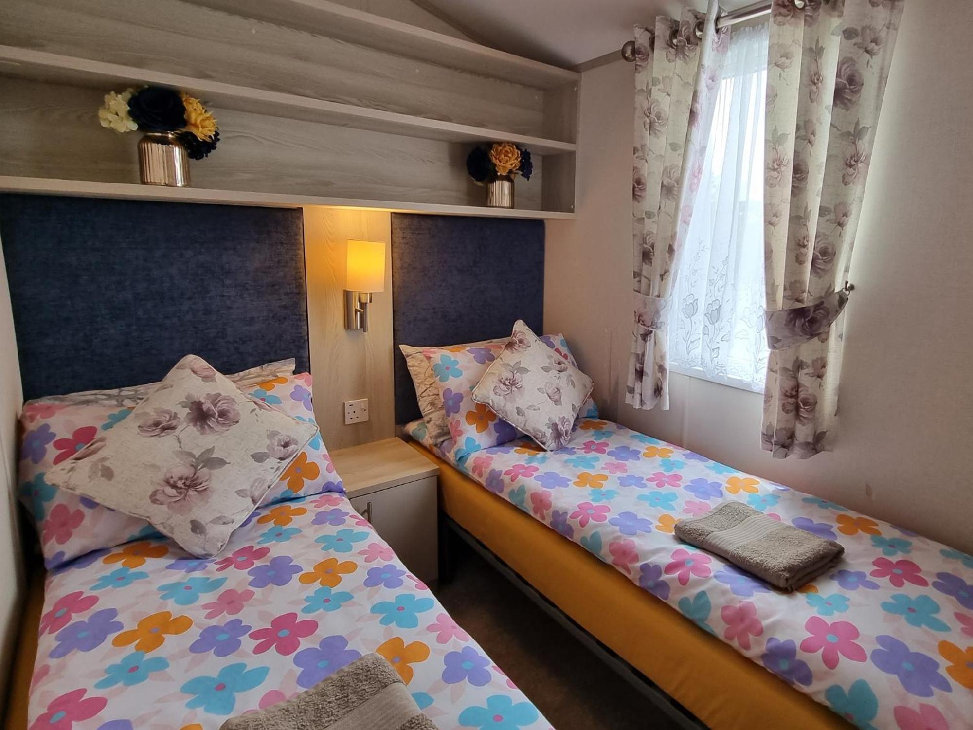 Hotel Static Caravan To Hire , Hoburne Devon Bay Goodrington Exterior foto